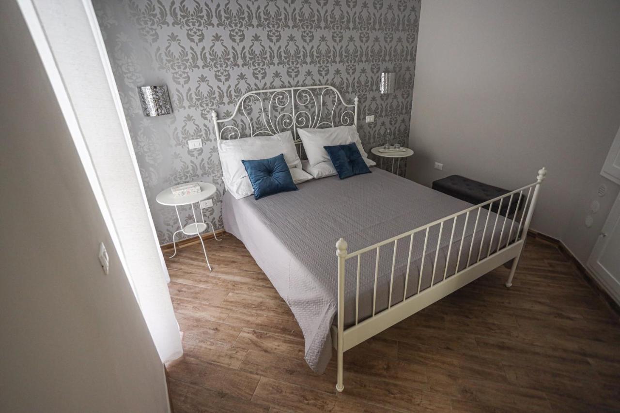 B&B La Fenice Suite Σαλέρνο Εξωτερικό φωτογραφία